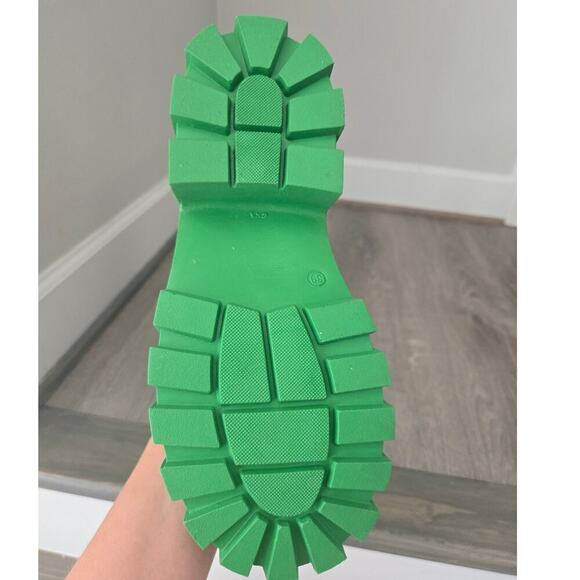 New Steve Madden Chunky Green Lug Sole Chelsea Boots size 39 - Picture 3 of 6